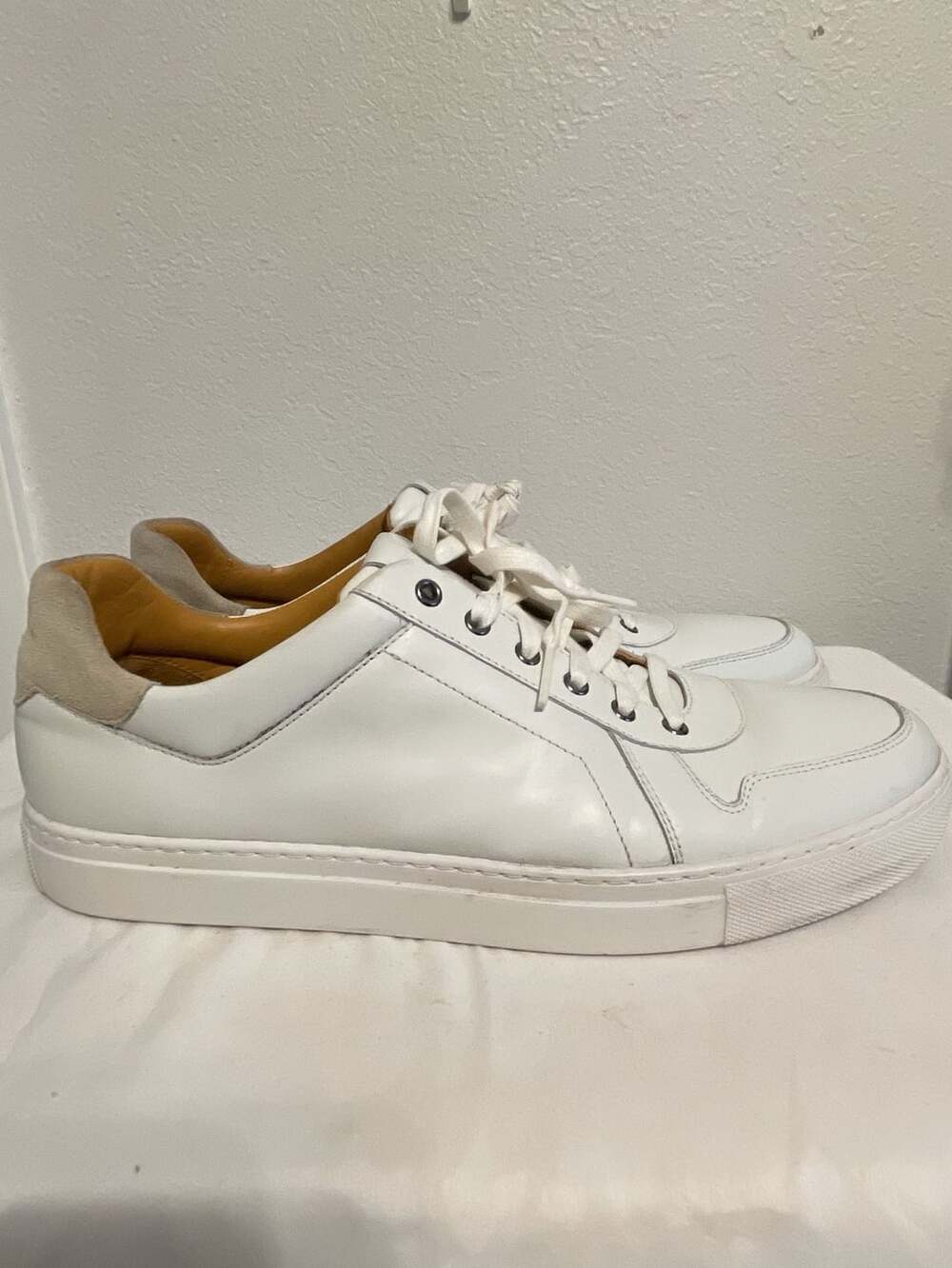 Magnanni Bobbie Sneakers Size 12 White Leather Low Top Shoes
Preppy
Casual
Boat